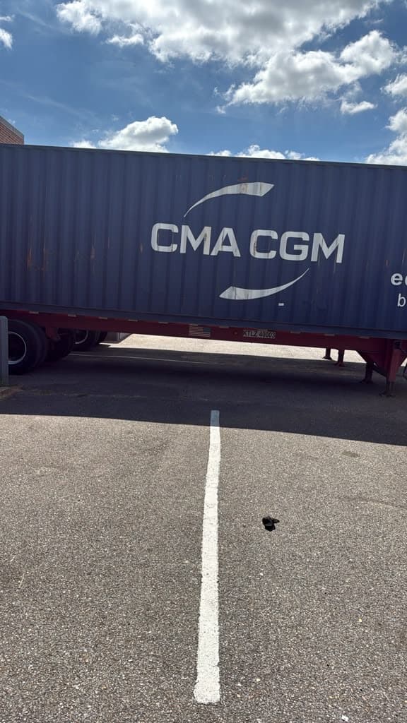 Container 40 pieds sur remorque